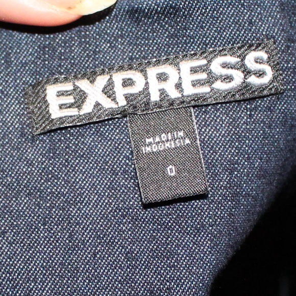 Express, dark blue jean mini skirt with gold buttons - Picture 4 of 5